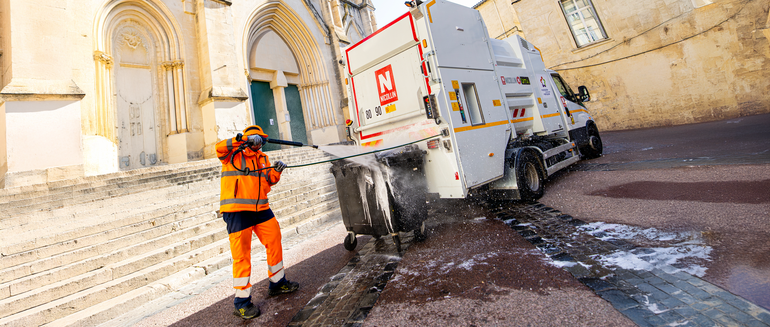 Lavage De Bacs Groupe Nicollin Lavage De Bacs Groupe Nicollin